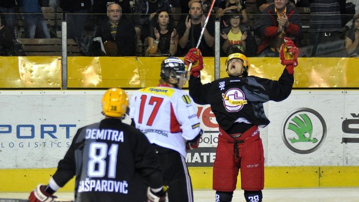 S Nitrou čistý štít